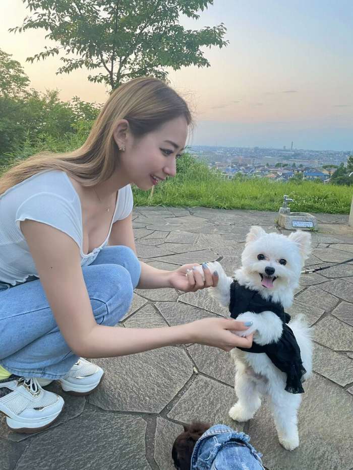 うらら 小顔美女の下着＆水着グラビア画像！