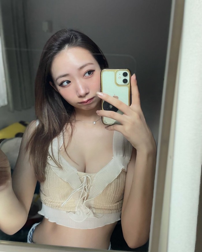 うらら 小顔美女の下着＆水着グラビア画像！