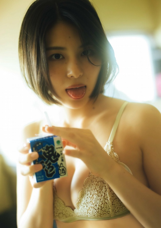 相楽伊織 けっこうボインな水着グラビア画像！