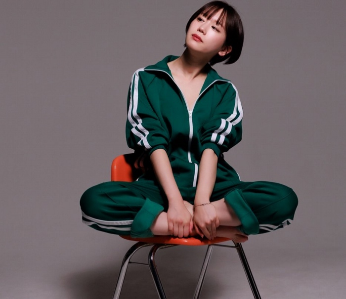 あらた唯 スタイル抜群の水着グラビア画像！