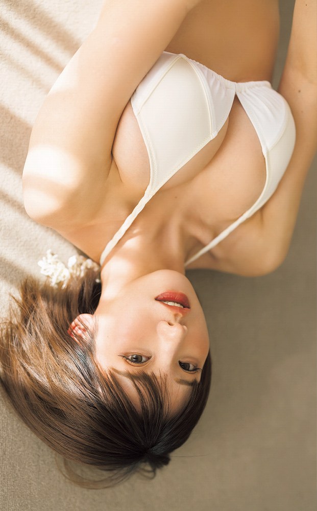 えなこ 過去のグラビア画像