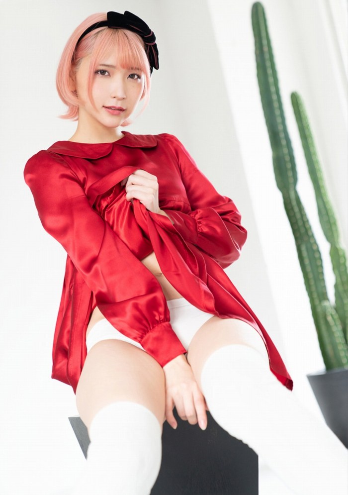 あまつまりな 脱ぎすぎ水着＆下着グラビア画像！