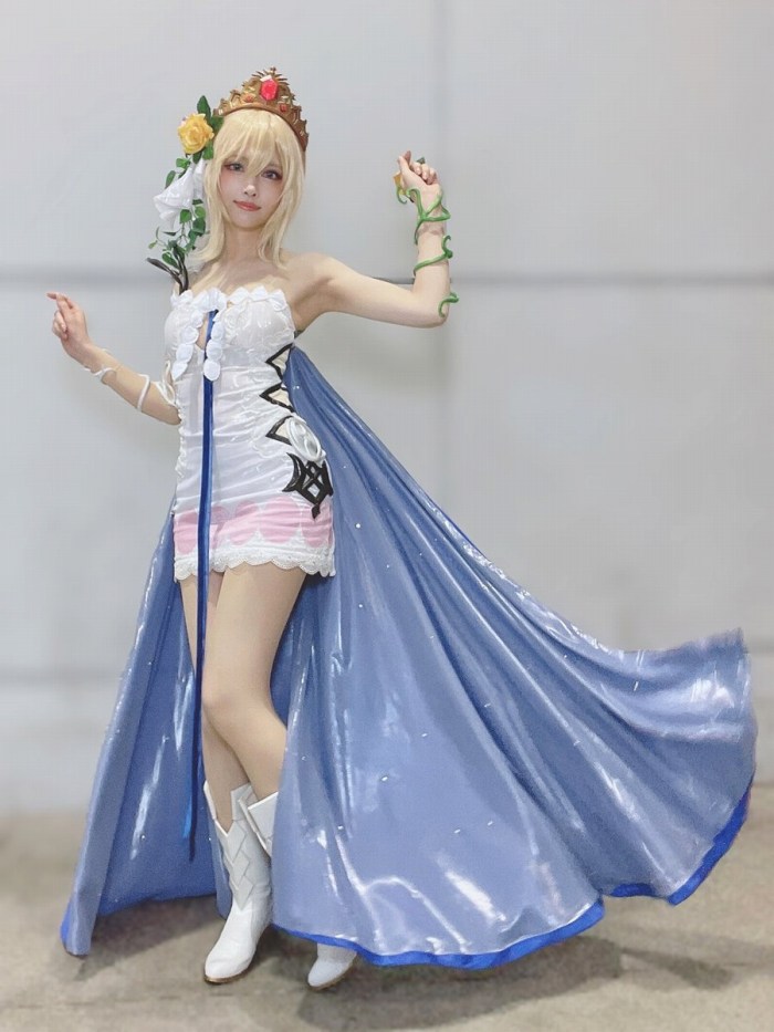 えい梨 美しいコスプレ＆水着グラビア画像！