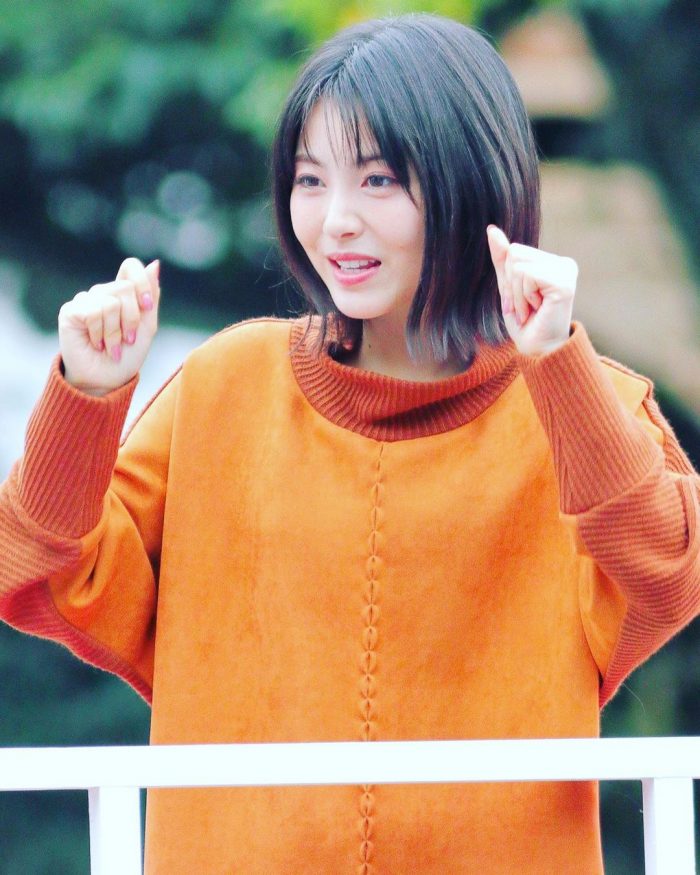 浜辺美波 鬼かわな水着＆浴衣グラビア画像！