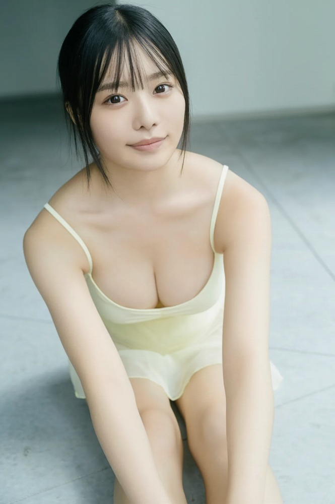 高鶴桃羽 激かわボインな水着グラビア画像！