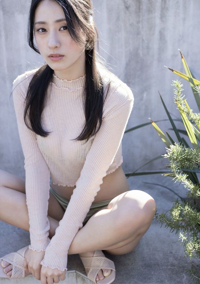 澄田綾乃 はみ出るFカップの水着グラビア画像！