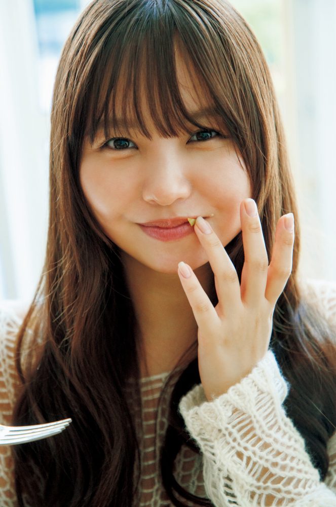 本郷柚巴 まぶしいボインの水着グラビア画像！