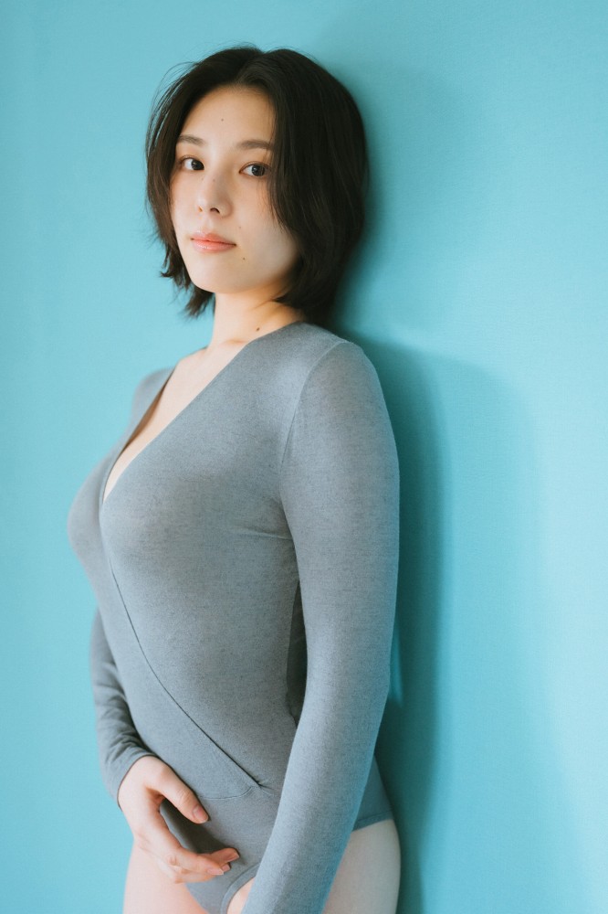 相楽伊織 けっこうボインな水着グラビア画像！