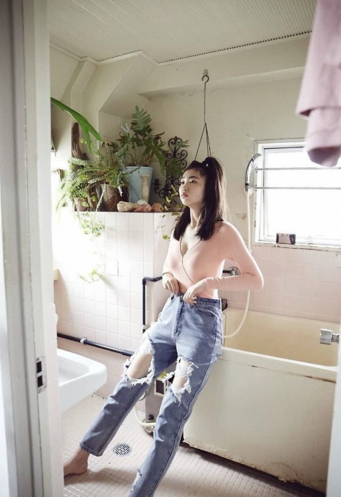 瑚々 スタイル抜群すぎる水着グラビア画像！