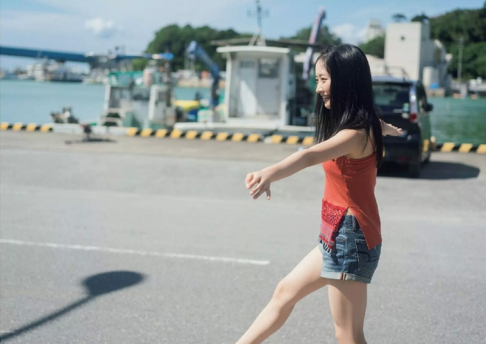 石田千穂 めちゃかわな水着グラビア画像！！