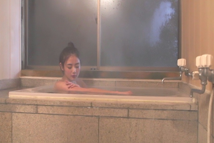 片山萌美 濡れ場ヌード＆水着グラビア画像！