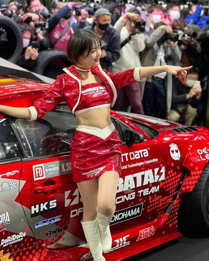 あらた唯 スタイル抜群の水着グラビア画像！