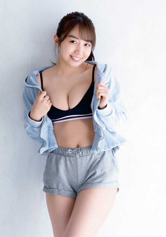 黒木ひかり むっちりバストの水着グラビア画像！