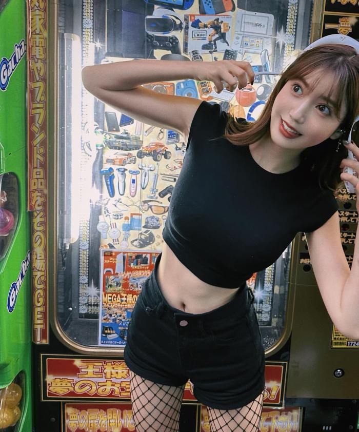 阿部なつき ボンキュッボンの水着グラビア画像！