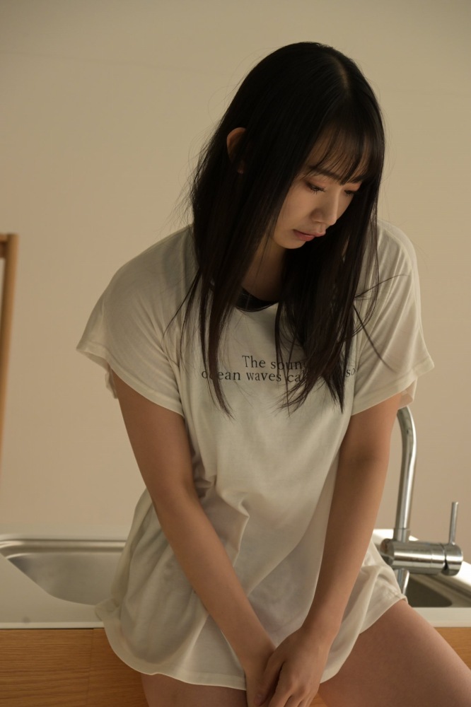 相沢菜々子 スタイル抜群な水着グラビア画像！