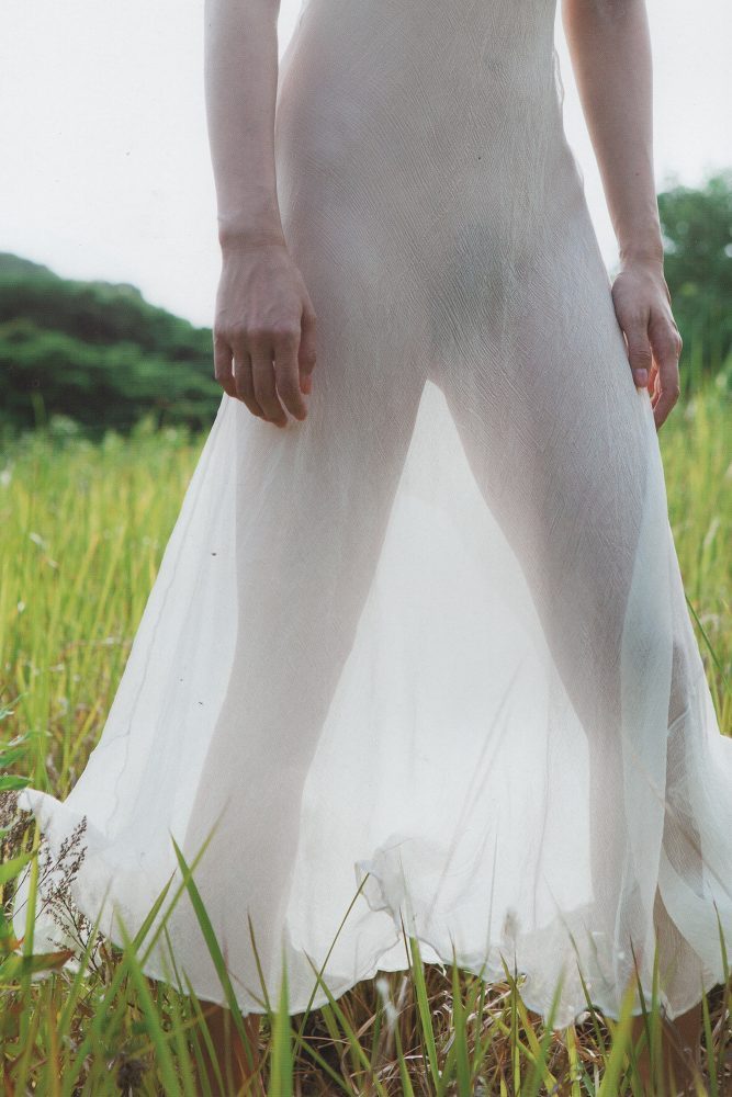 片山萌美 濡れ場ヌード＆水着グラビア画像！
