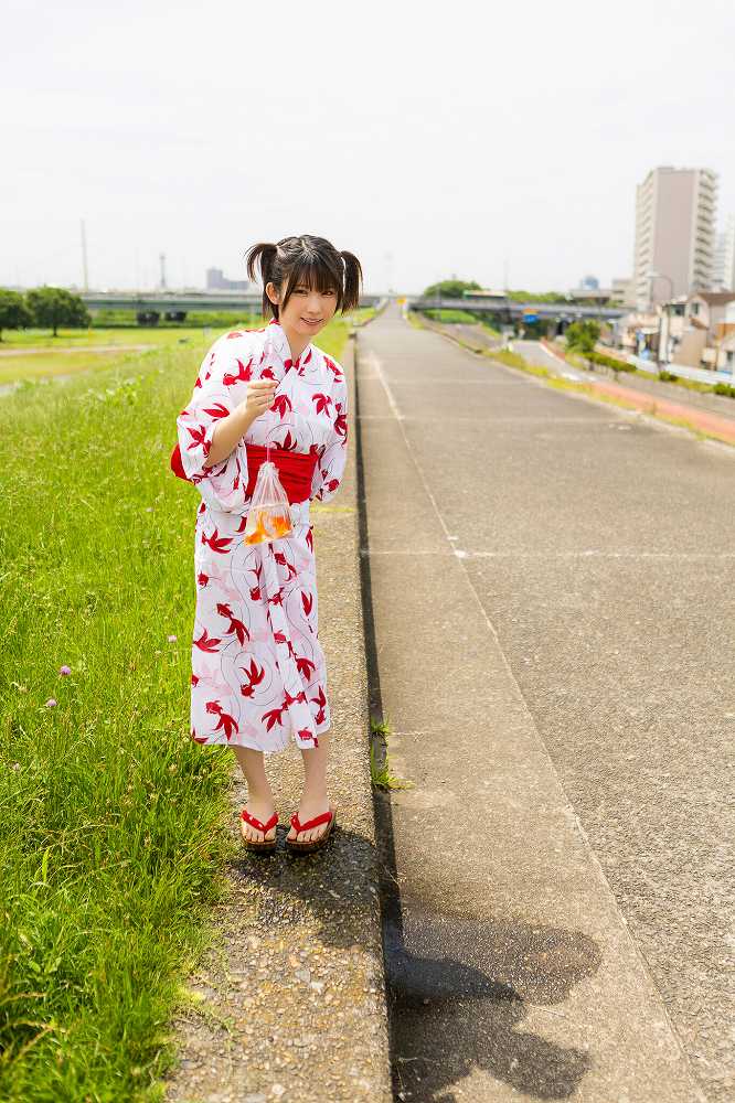 えなこ めっちゃかわいい水着グラビア画像！