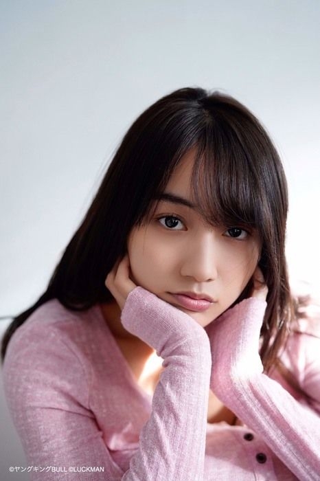 黒木ひかり むっちりバストの水着グラビア画像！