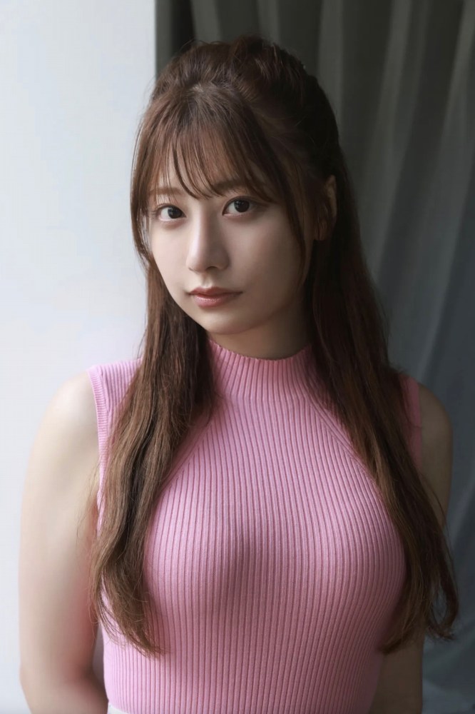 鈴木優香 ちょっと脱ぎすぎ水着グラビア画像！