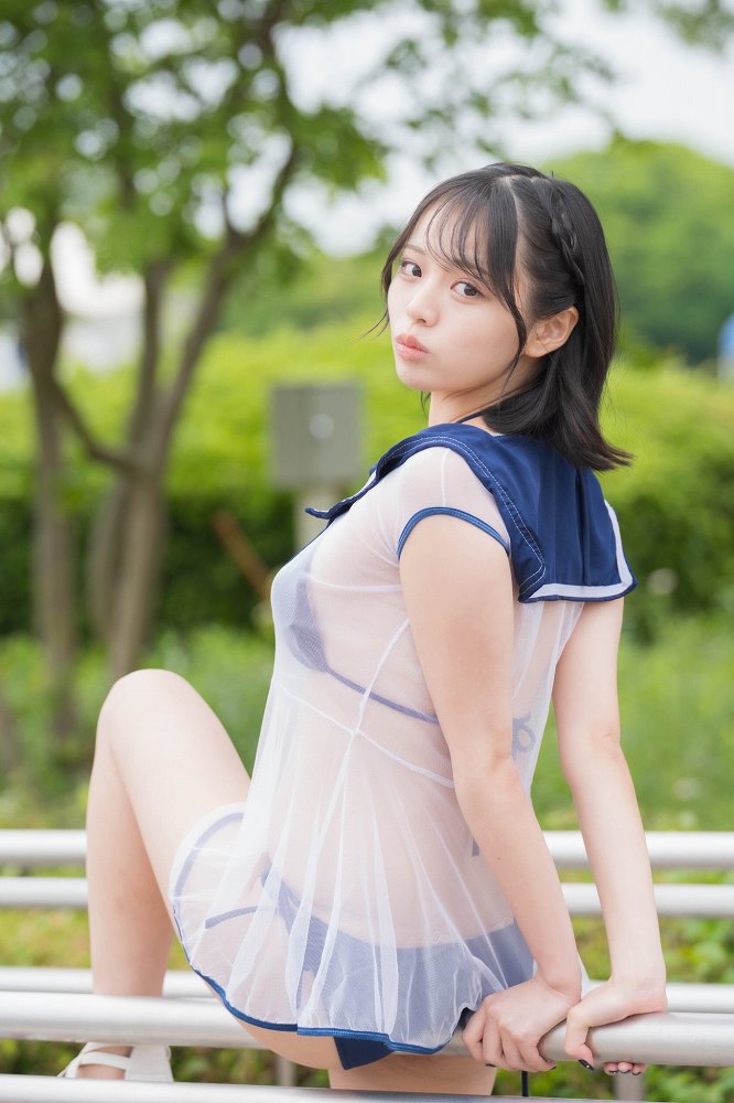 真白雪澄 Gカップボインの水着グラビア画像！