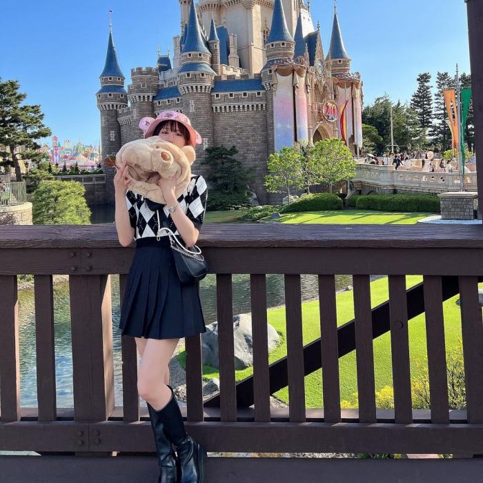 あらた唯 スタイル抜群の水着グラビア画像！