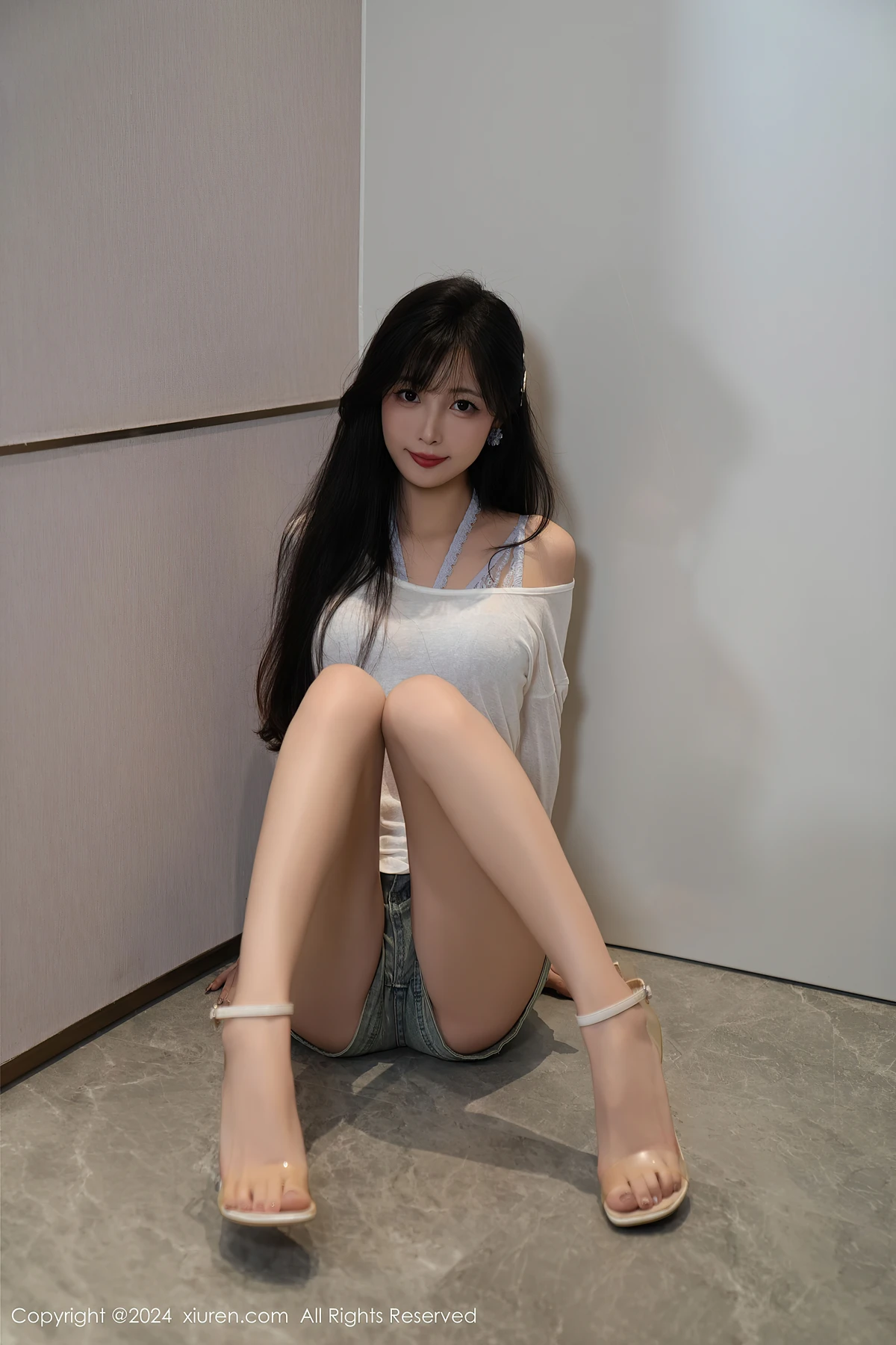 XiuRen秀人网 No.9215 LinXingLan林星阑