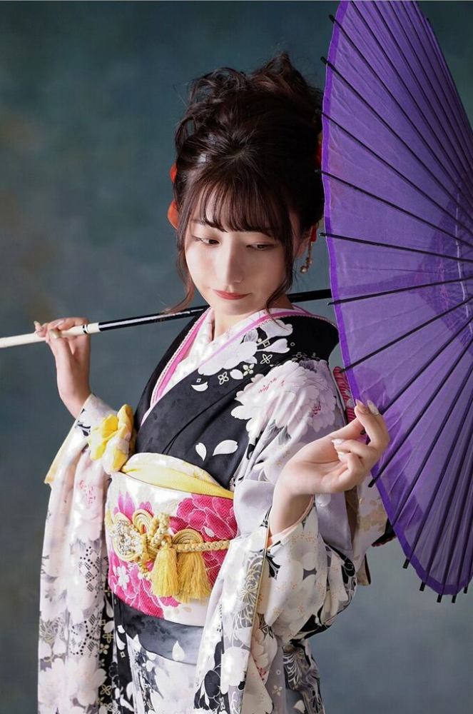 鈴木優香 ちょっと脱ぎすぎ水着グラビア画像！