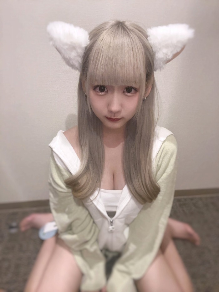 須羽こころ ふわふわバストの水着グラビア画像！