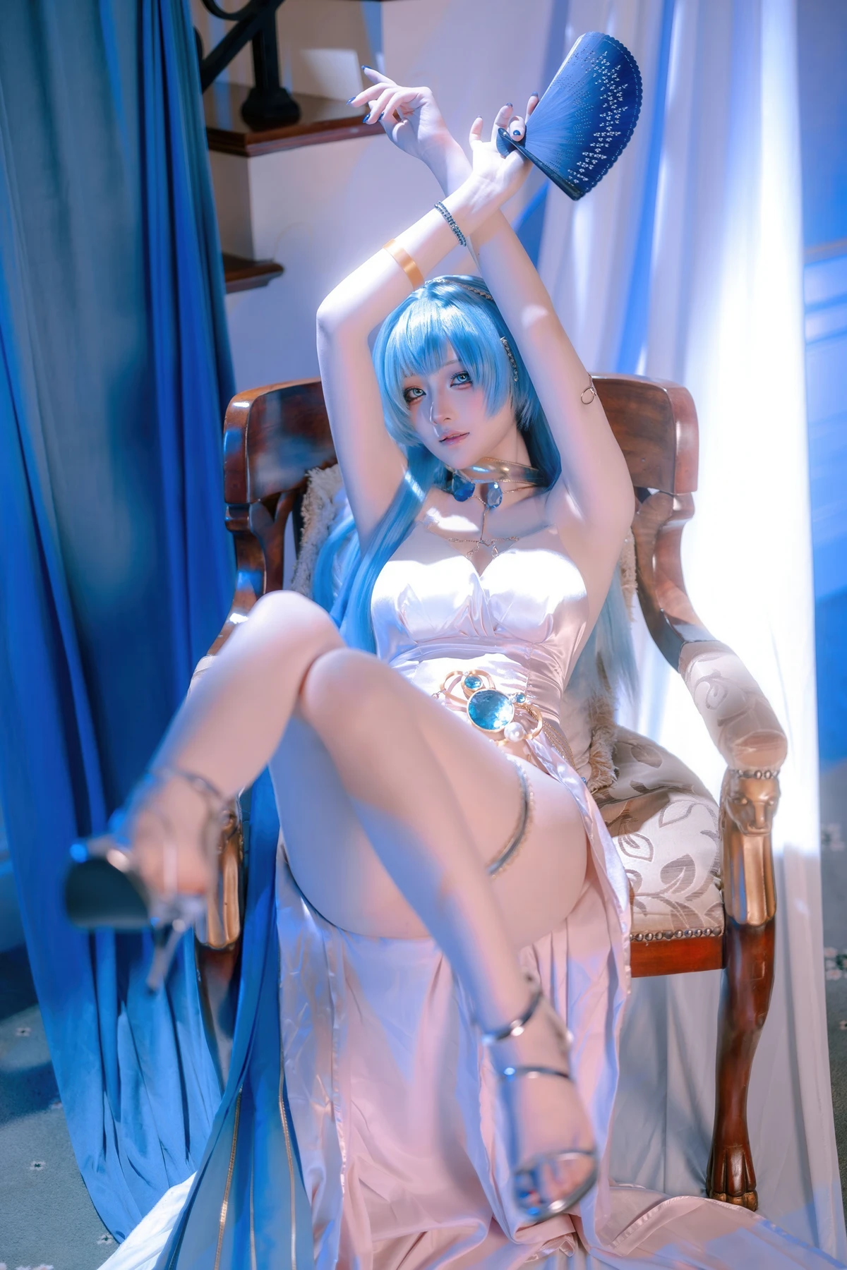 Cosplay 屿鱼 – 胜利女神 妮姬 海伦 礼服