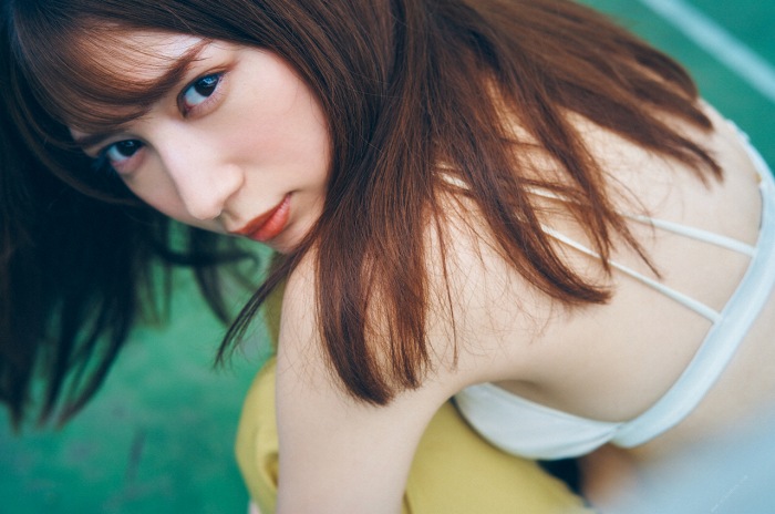 雪平莉左 グラマラス美女の水着グラビア画像！