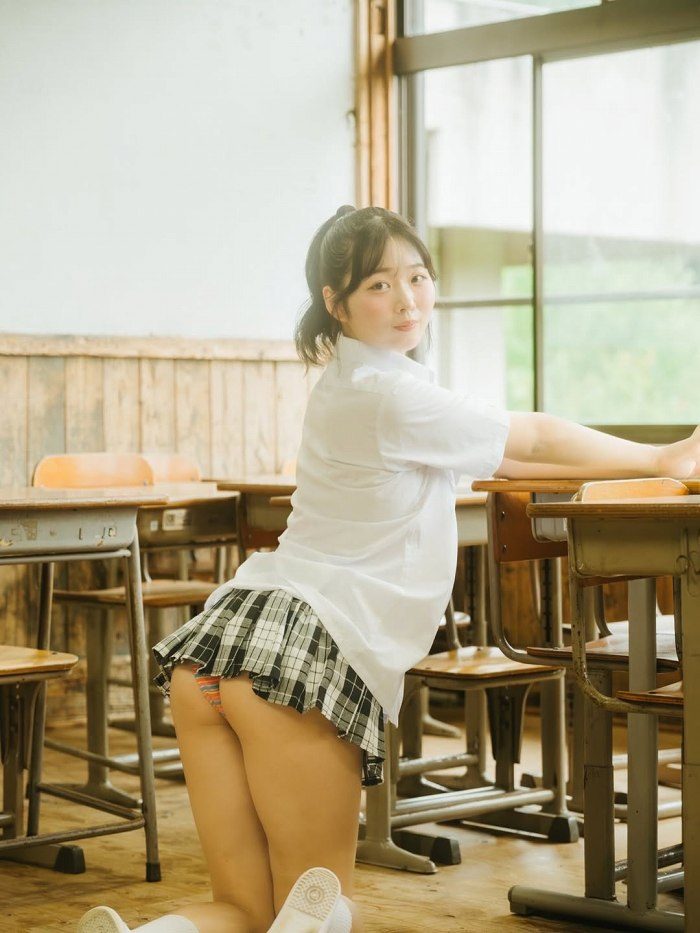 秋田そな Gカップボインの水着グラビア画像！