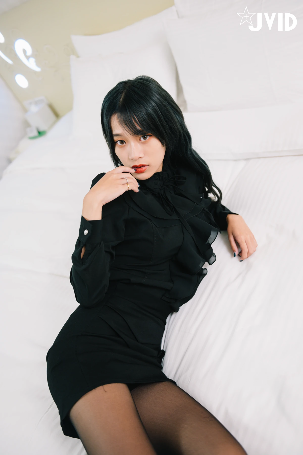 JVID 韓芳語 – DesireVol.極正大奶大學新鮮人芳語.下班後的情色指導