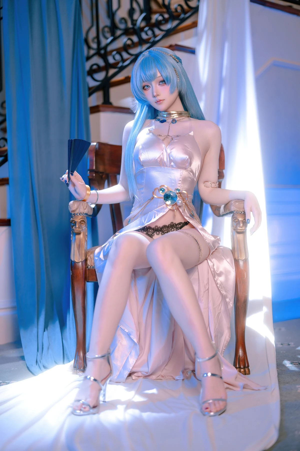 Cosplay 屿鱼 – 胜利女神 妮姬 海伦 礼服