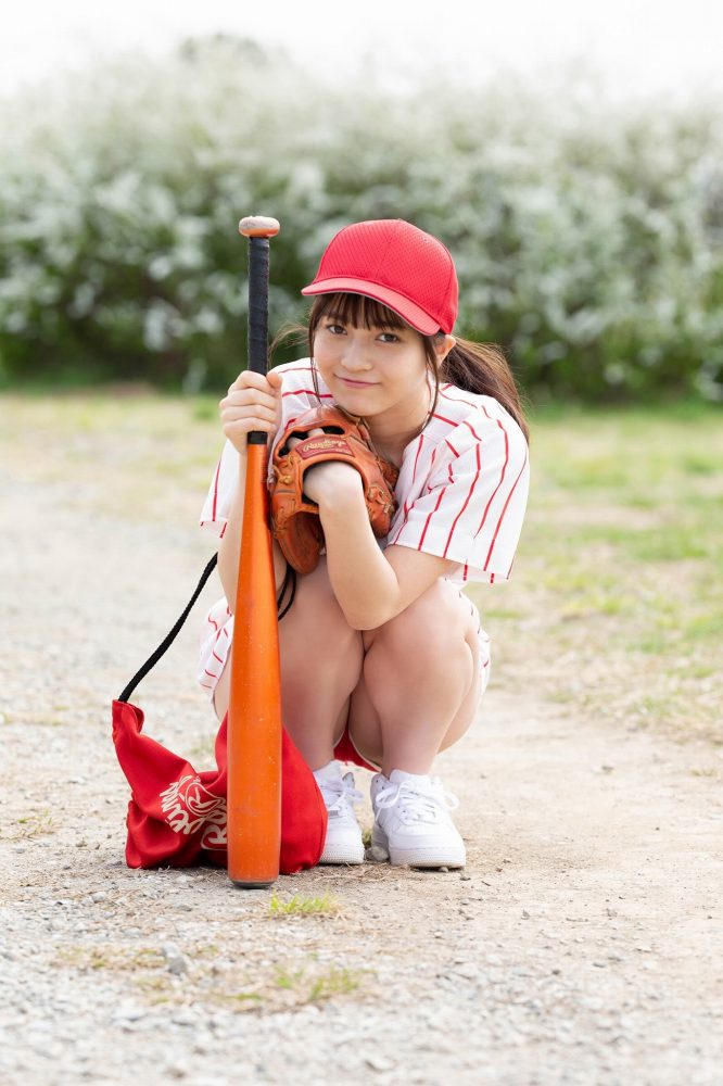 黒嵜菜々子 ふわふわボインの水着グラビア画像！