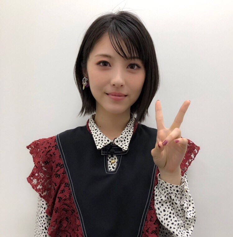 浜辺美波 鬼かわな水着＆浴衣グラビア画像！