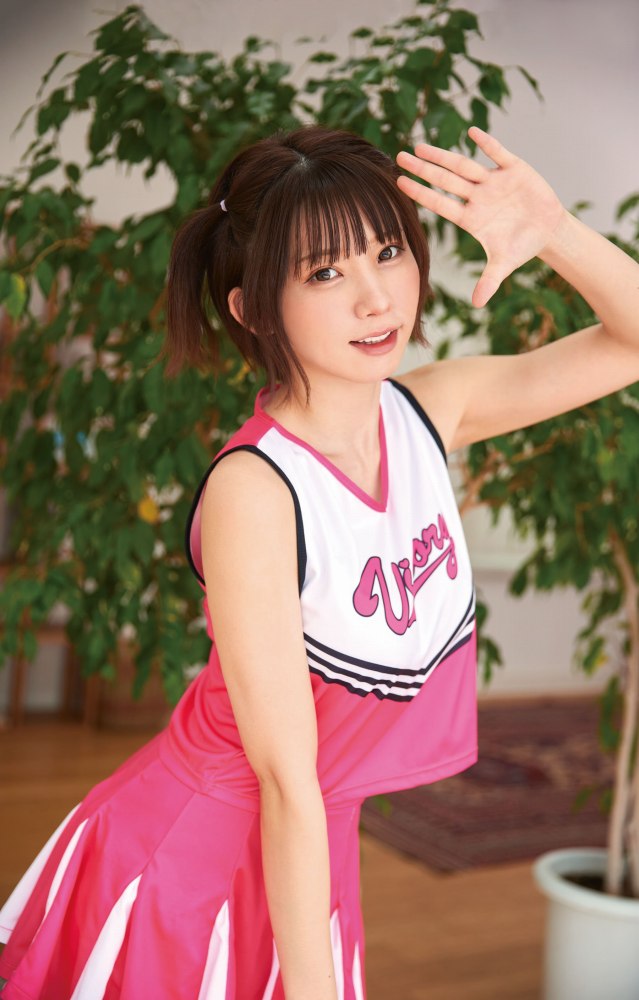 えなこ 過去のグラビア画像