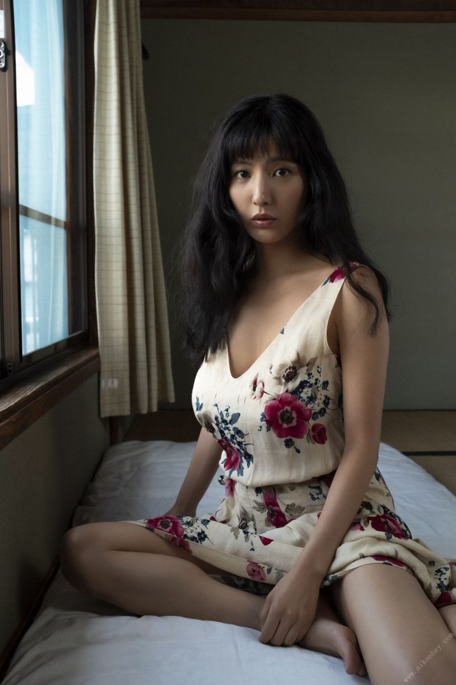 渡辺万美 Hカップのド派手ヌード＆水着画像！