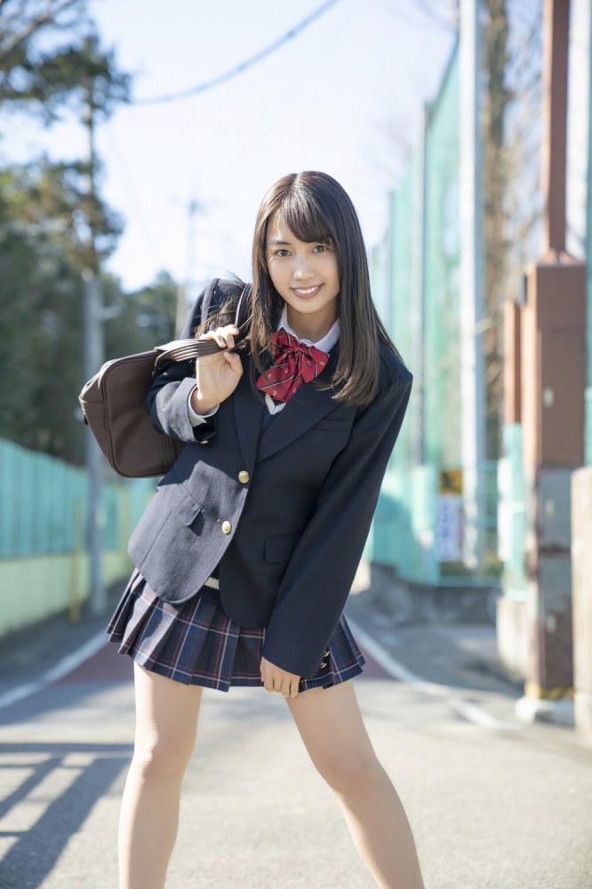 黒木ひかり むっちりバストの水着グラビア画像！