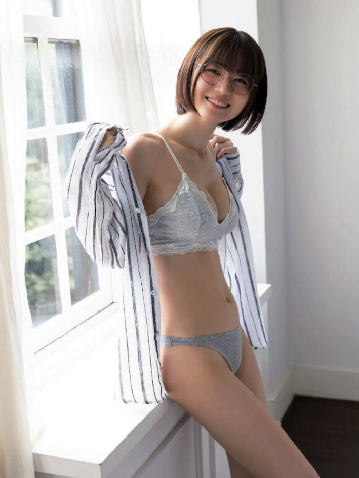 いけちゃん 細身でEカップの水着グラビア画像！