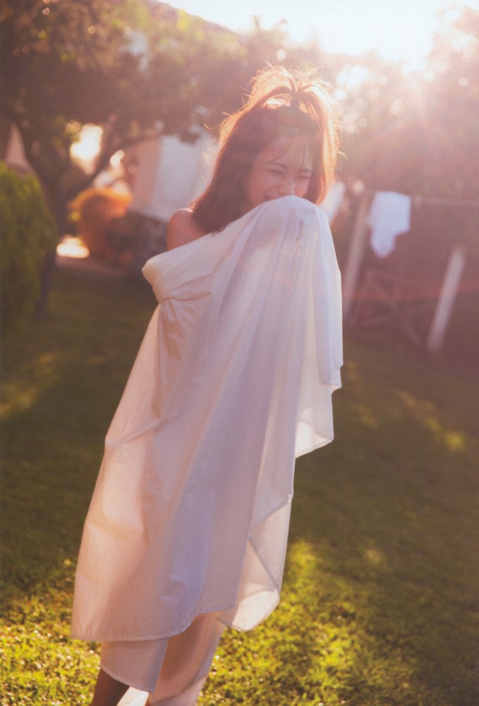 秋元真夏 激かわな水着・ランジェリー画像！