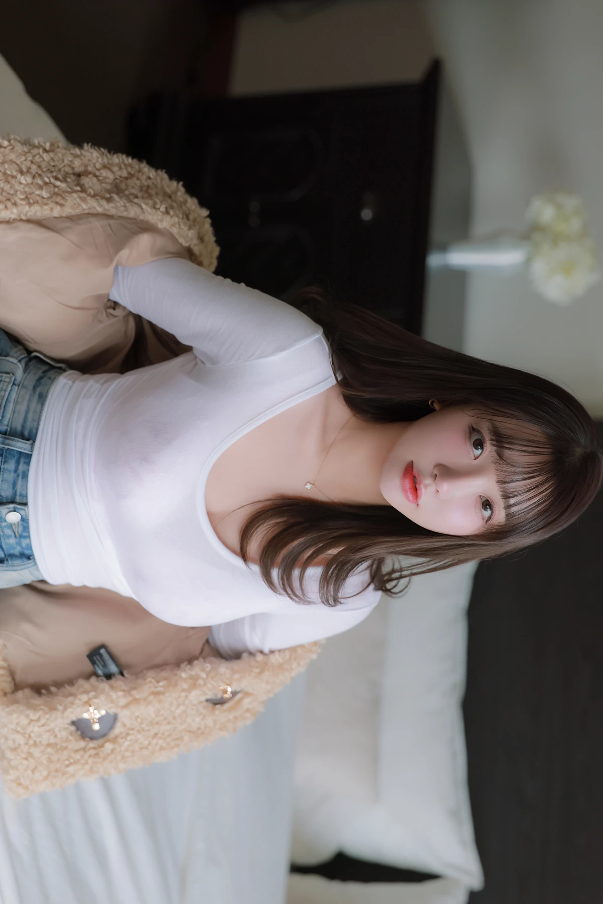 Son Yeeun 손예은, Photobook 「2025 X-Mas Offline」 Set.01