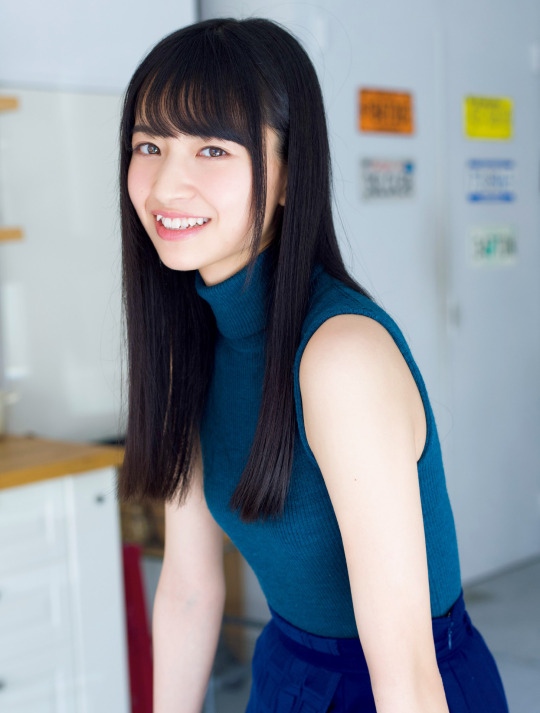 金川紗耶 美脚でスタイルが凄いグラビア画像！