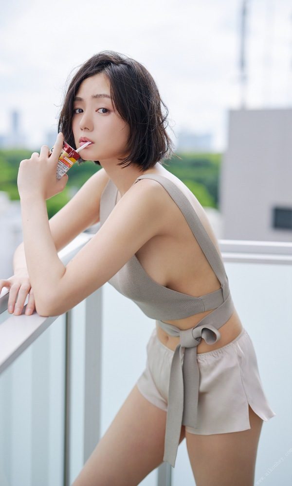 片山萌美 濡れ場ヌード＆水着グラビア画像！