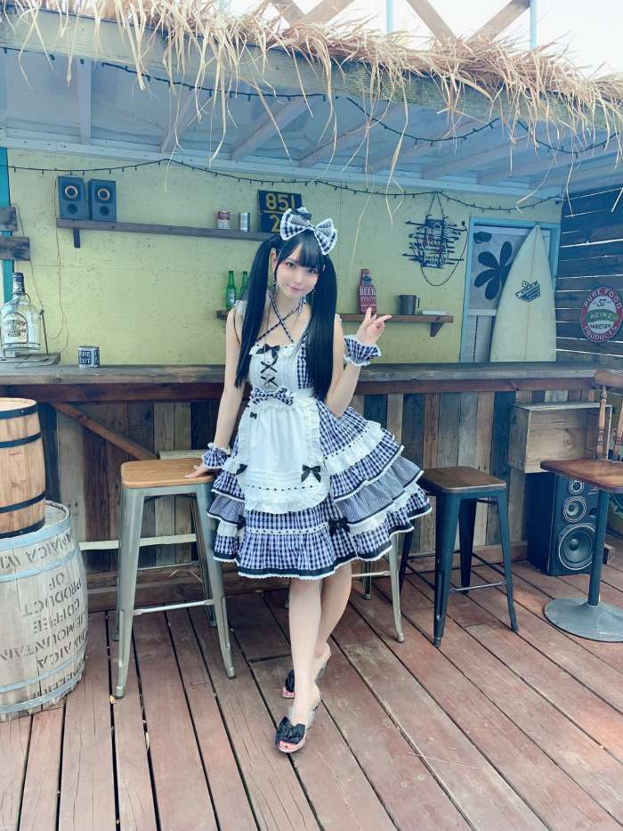 あまつまりな 脱ぎすぎ水着＆下着グラビア画像！