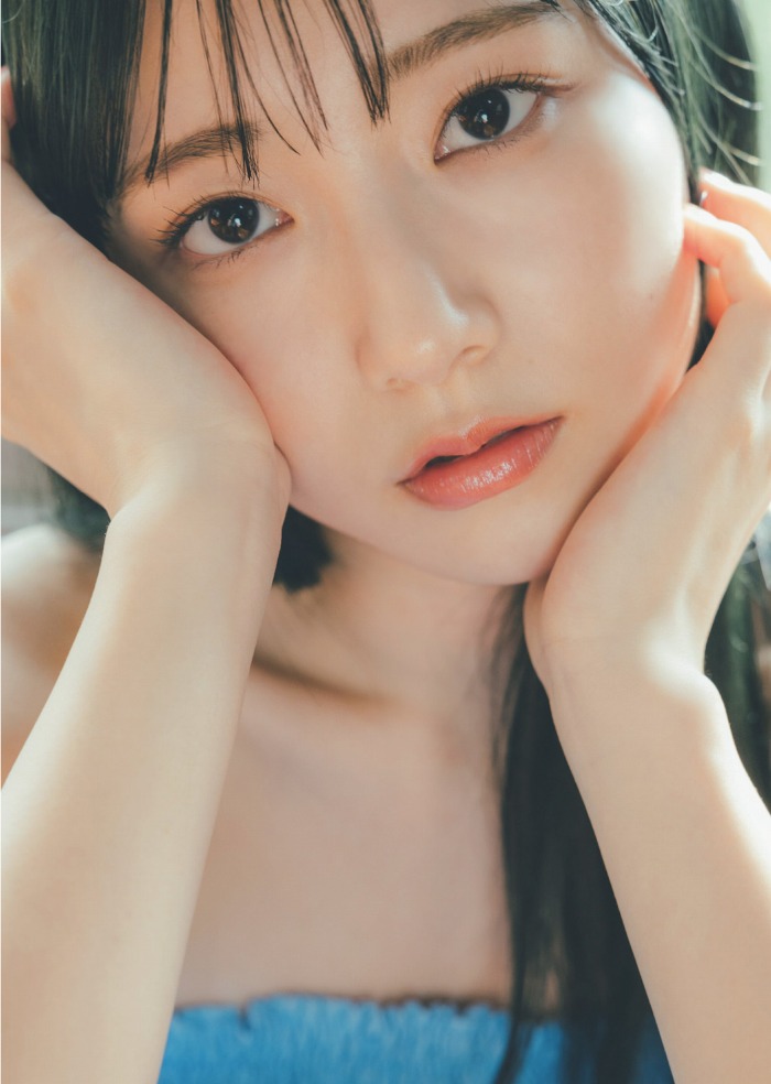 青山なぎさ 激かわな生脚＆タンクトップ画像！