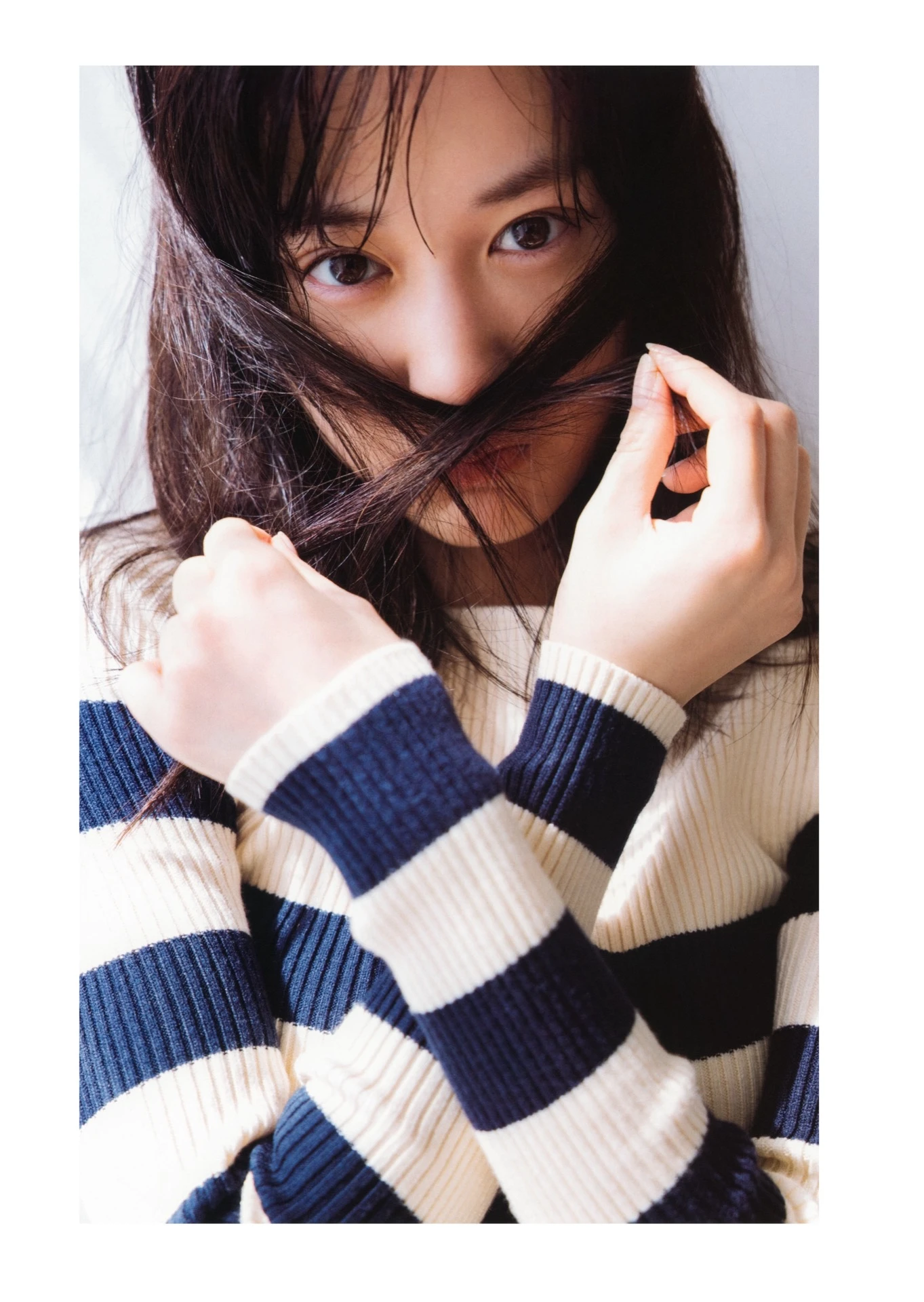 Mizuki Yamashita 山下美月, 2nd写真集 「ヒロイン」 Set.01