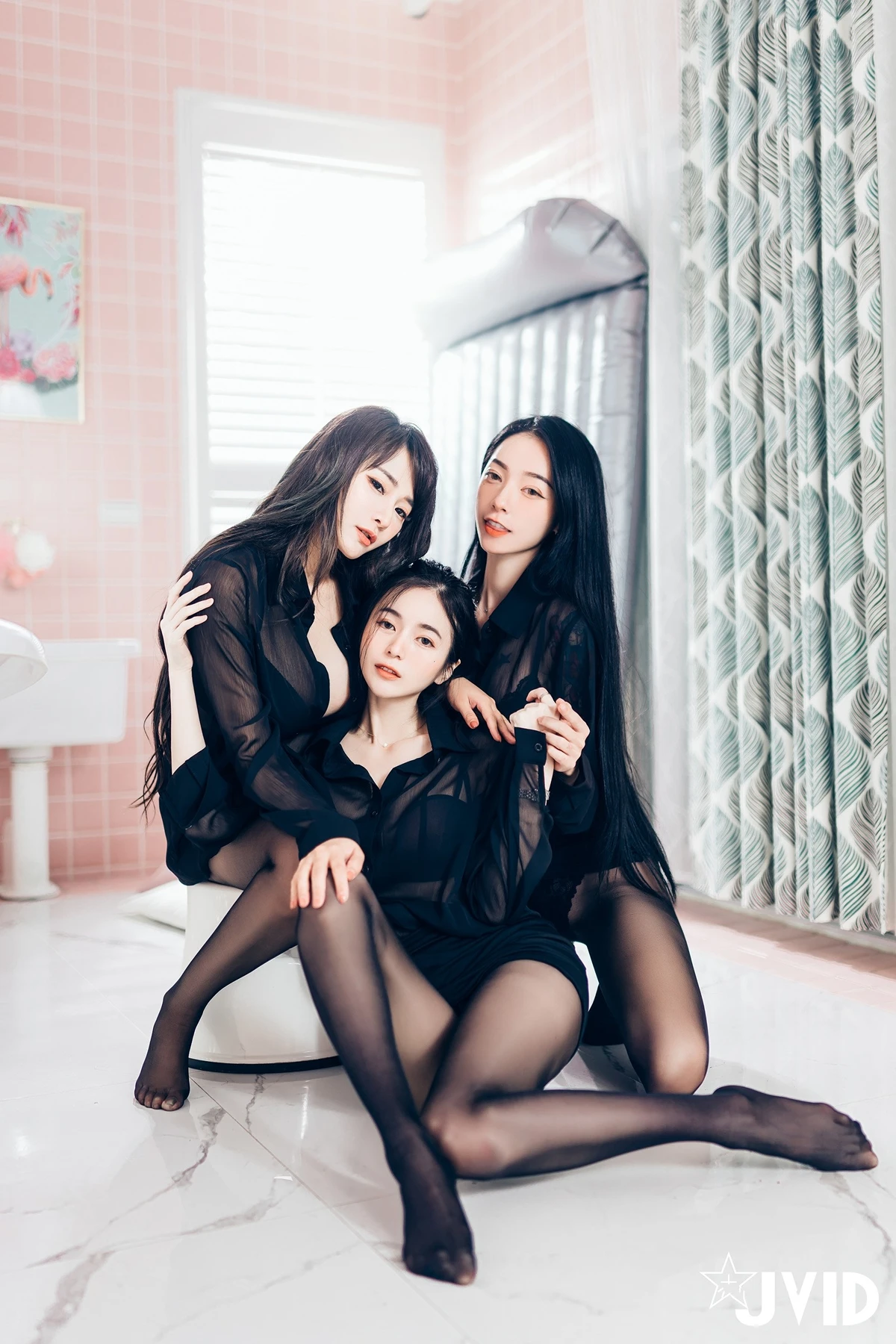 JVID Lele 樂樂 & 飄飄哥 – 上司新人下属 无内黑丝终极奥义 Set.01