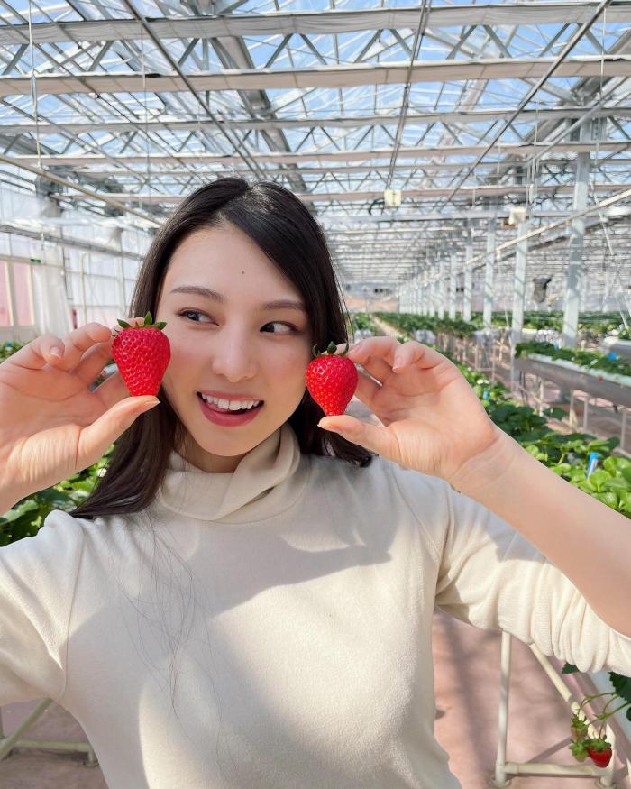 相楽伊織 けっこうボインな水着グラビア画像！