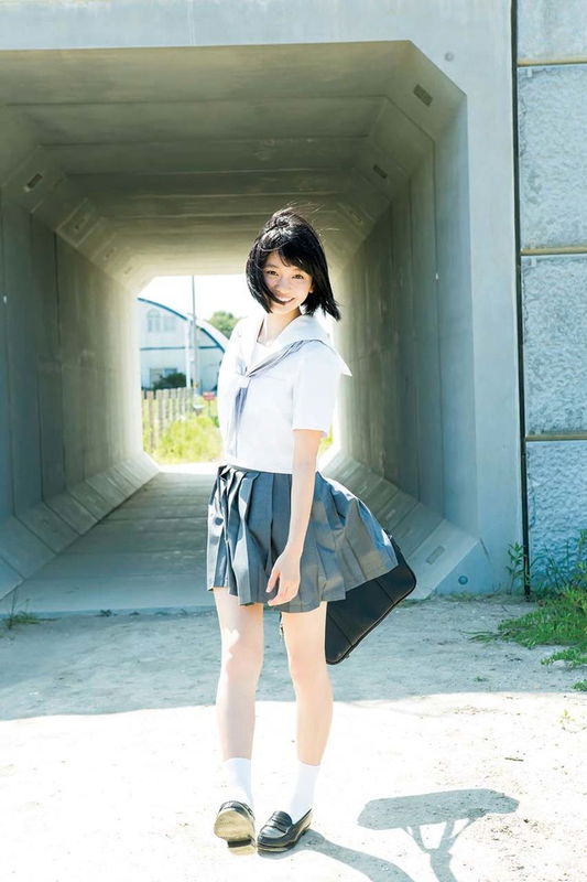 熊澤風花 キュートな水着グラビア画像ほか