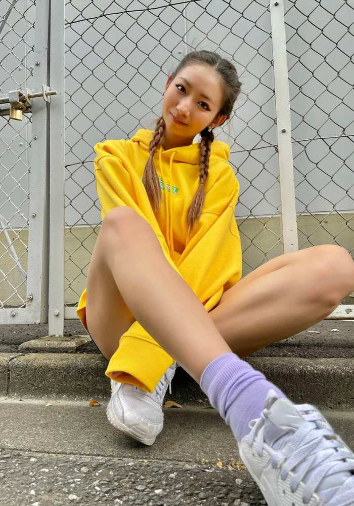 うらら 小顔美女の下着＆水着グラビア画像！